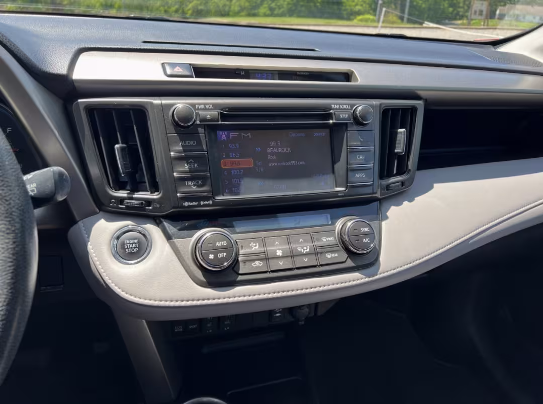 2013 Toyota RAV4 - 2T3DFREV4DW001839 - Image #27