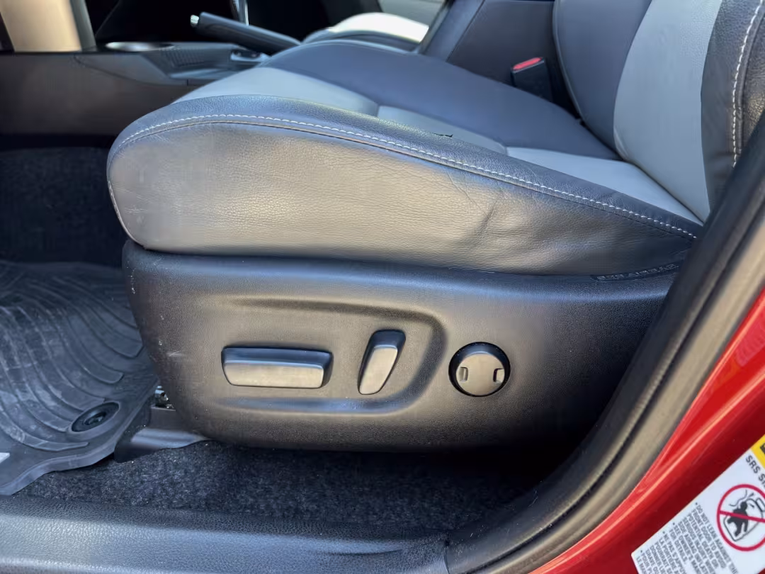 2013 Toyota RAV4 - 2T3DFREV4DW001839 - Image #6