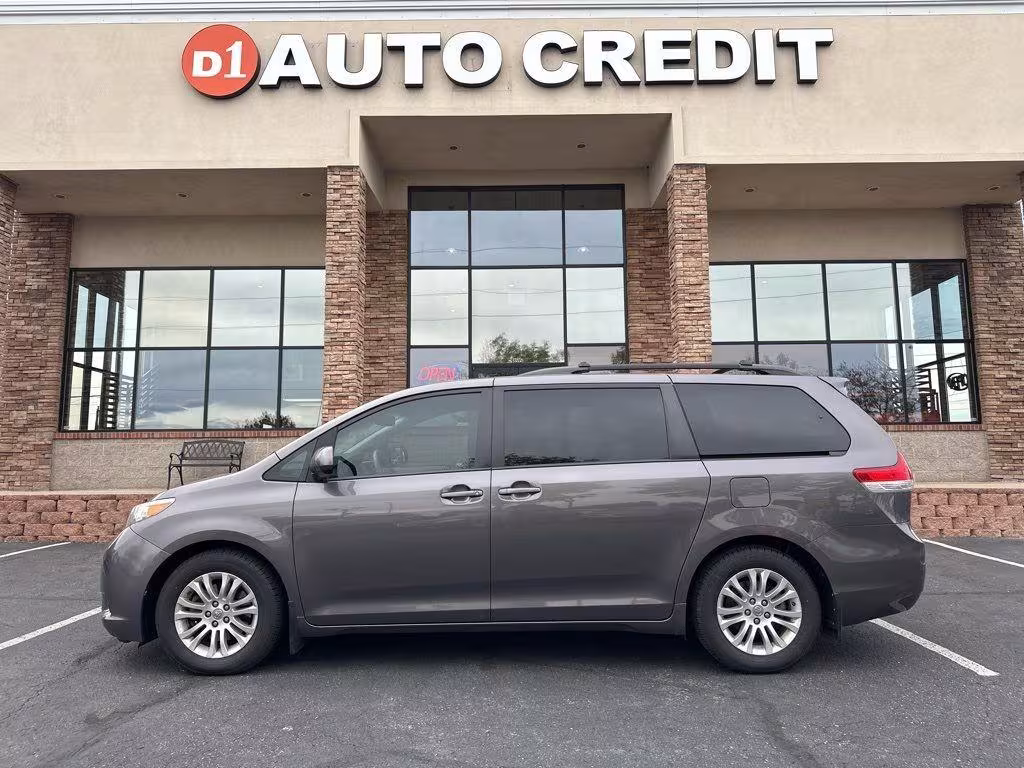 2013 Toyota Sienna - 5TDYK3DC9DS279941 - Image #1