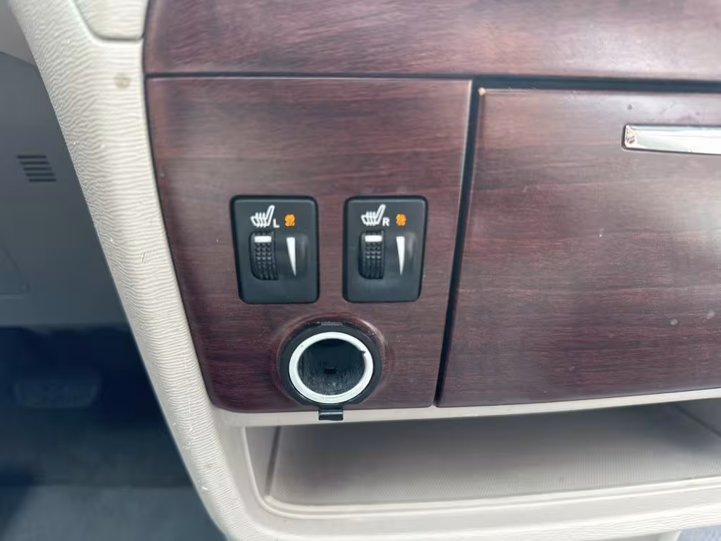 2013 Toyota Sienna - 5TDYK3DC9DS279941 - Image #22