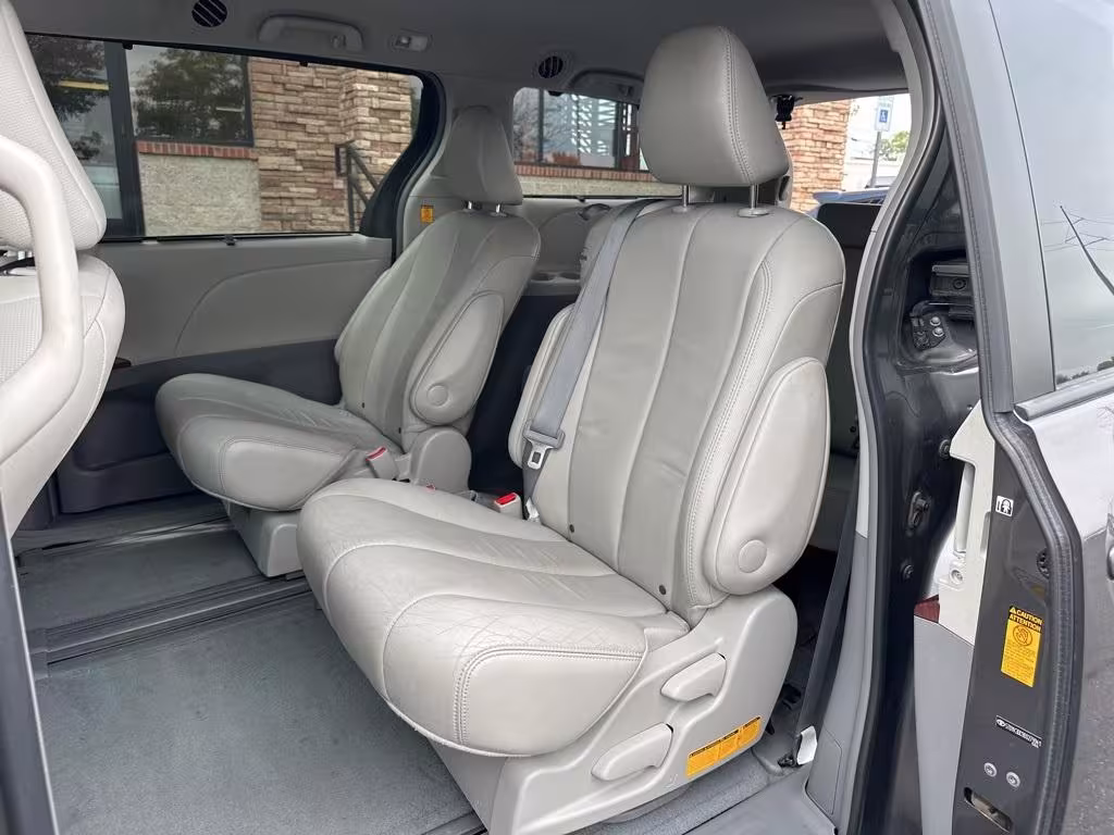 2013 Toyota Sienna - 5TDYK3DC9DS279941 - Image #34