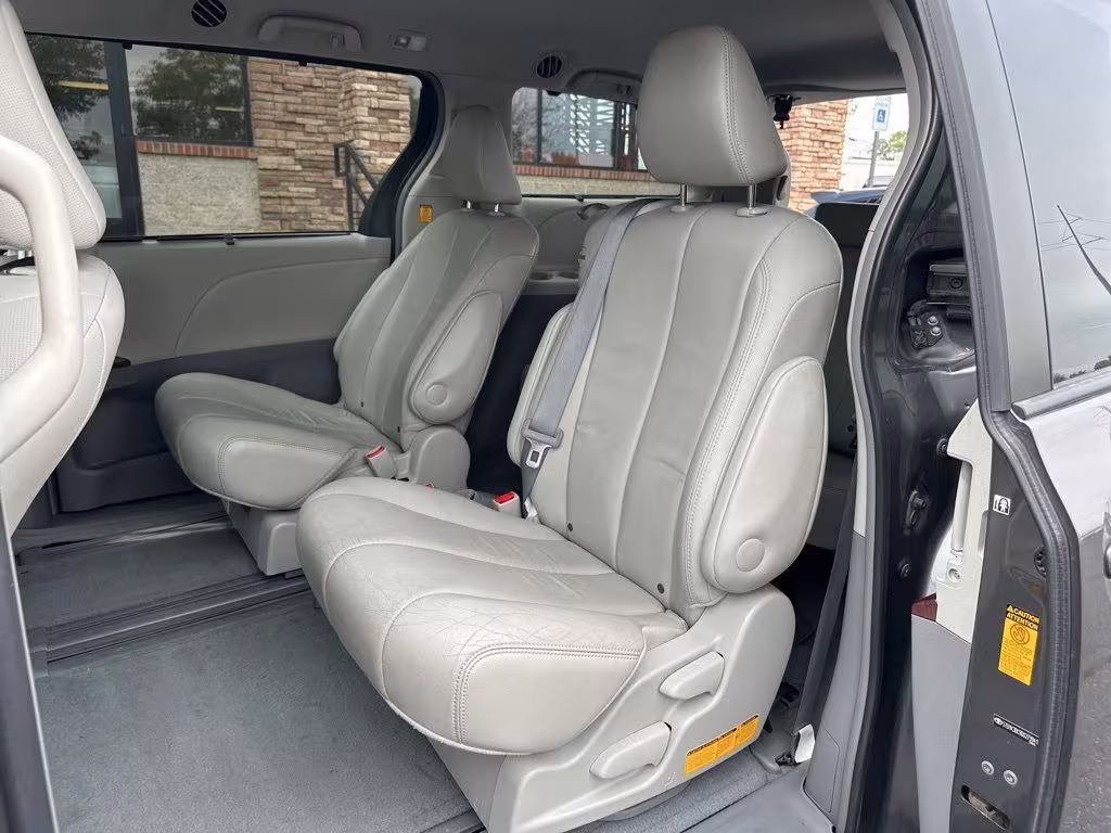 2013 Toyota Sienna - 5TDYK3DC9DS279941 - Image #35