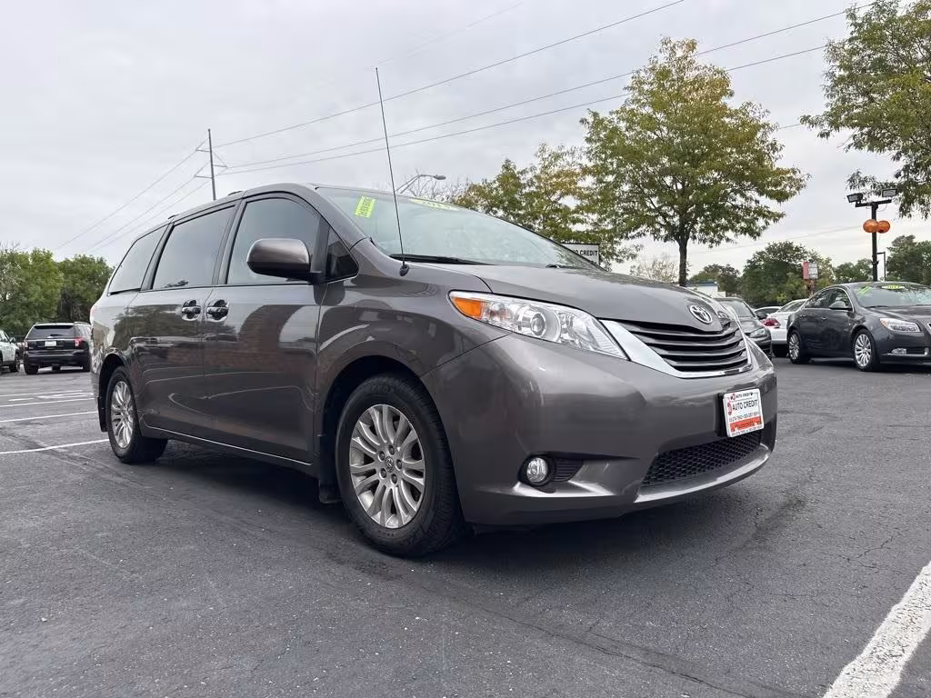 2013 Toyota Sienna - 5TDYK3DC9DS279941 - Image #6