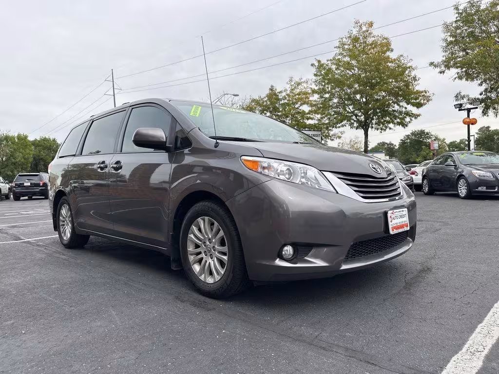 2013 Toyota Sienna - 5TDYK3DC9DS279941 - Image #7