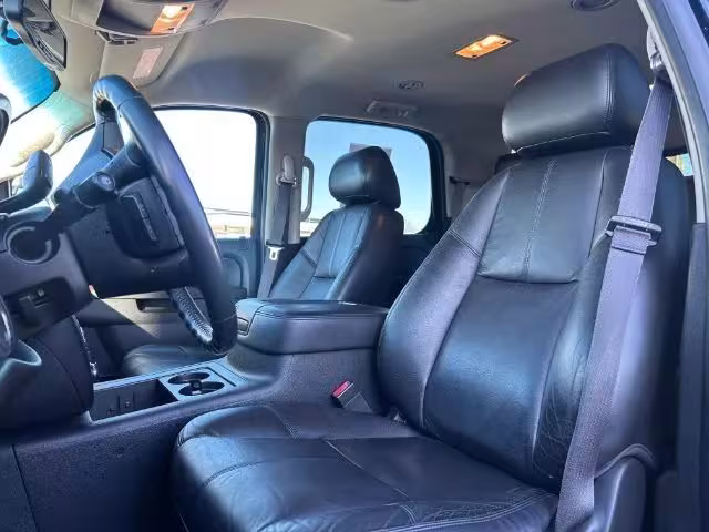 2014 Chevrolet Tahoe - 1GNSCBE06ER198890 - Image #1