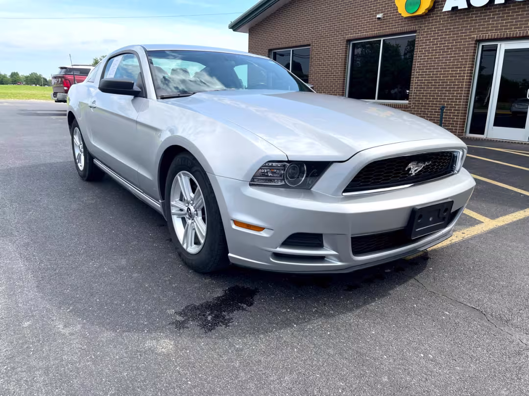 2014 Ford Mustang - 1ZVBP8AM1E5277199 - Image #2