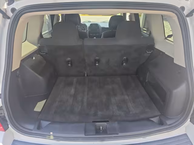 2014 Jeep Patriot - 1C4NJPBBXED925265 - Image #12