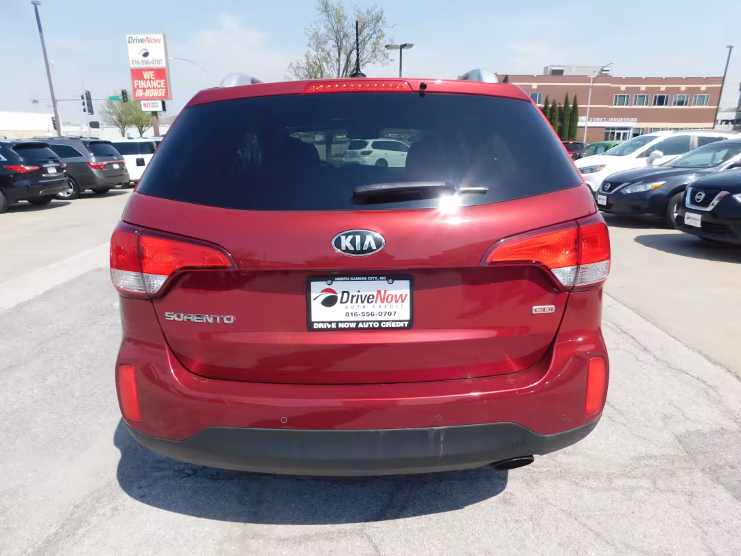 2014 Kia Sorento - 5XYKT3A67EG473481 - Image #10