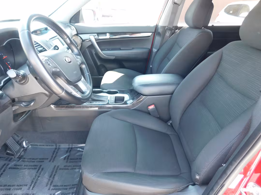 2014 Kia Sorento - 5XYKT3A67EG473481 - Image #4