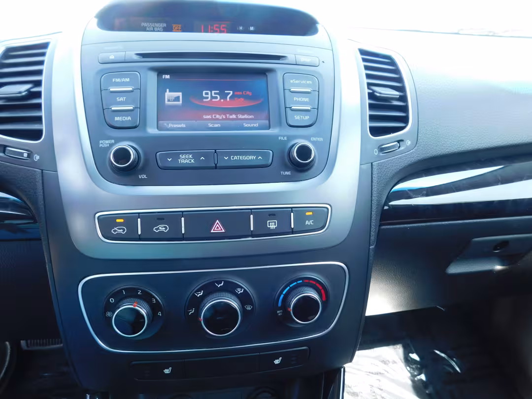 2014 Kia Sorento - 5XYKT3A67EG473481 - Image #5