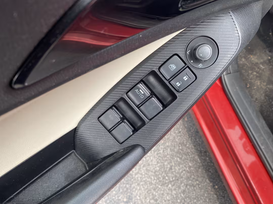 2014 Mazda Mazda3 - JM1BM1M30E1186891 - Image #8
