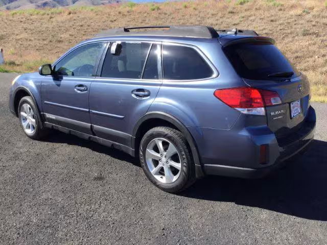 2014 Subaru Outback - 4S4BRCLC7E3284928 - Image #2