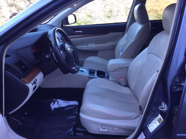 2014 Subaru Outback - 4S4BRCLC7E3284928 - Image #4
