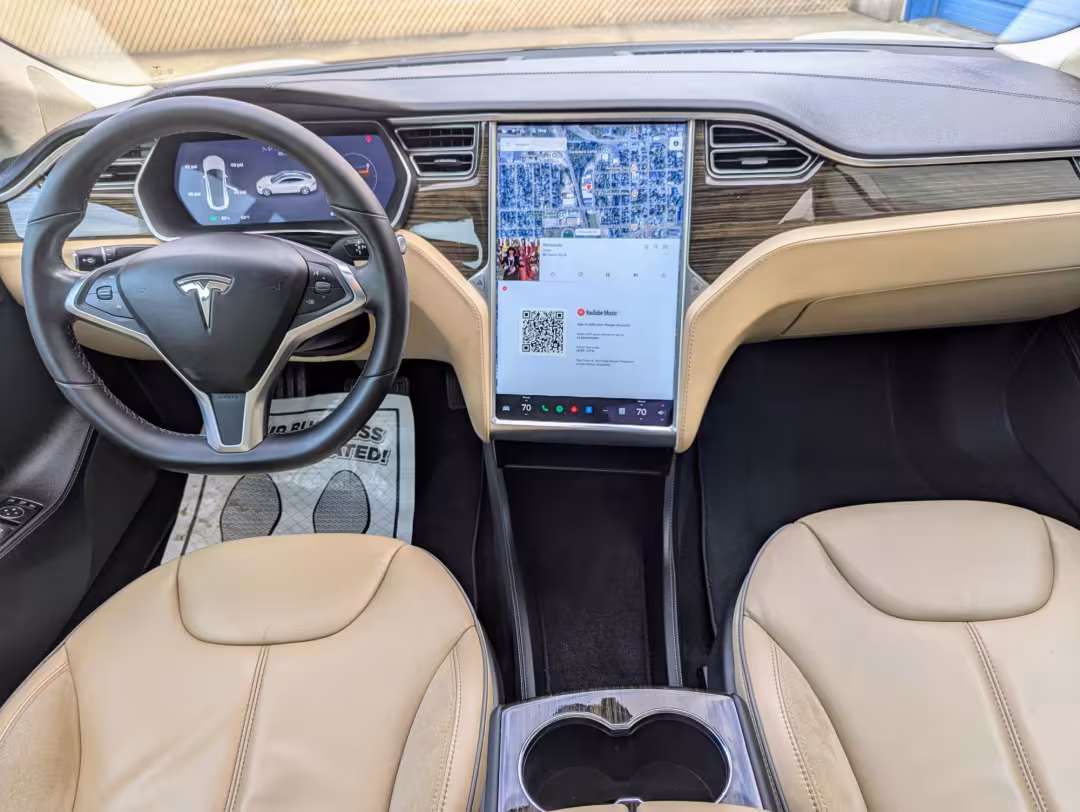 2014 Tesla Model S - 5YJSA1H1XEFP60261 - Image #10