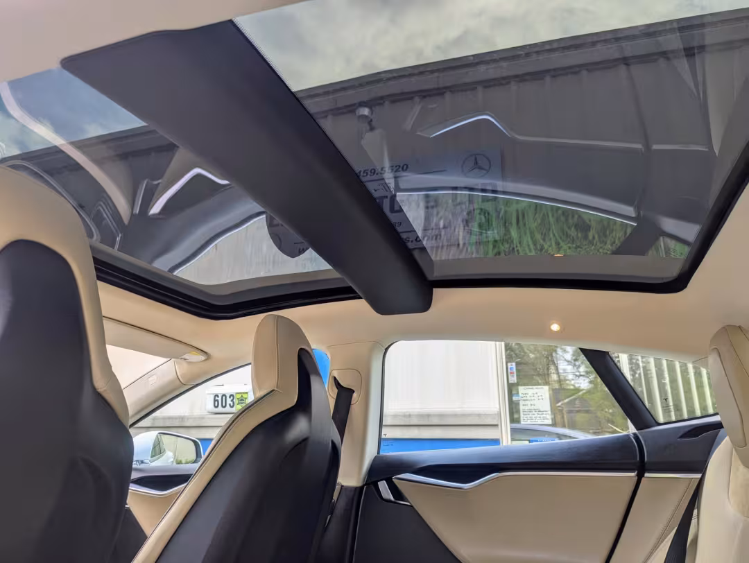 2014 Tesla Model S - 5YJSA1H1XEFP60261 - Image #7