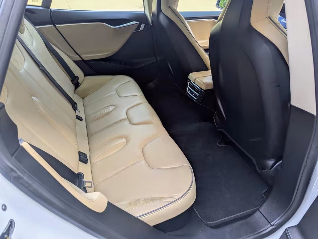 2014 Tesla Model S - 5YJSA1H1XEFP60261 - Image #8