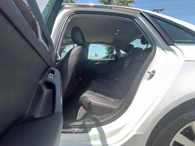 2015 Audi A4 - WAUBFAFLXFN015077 - Image #11