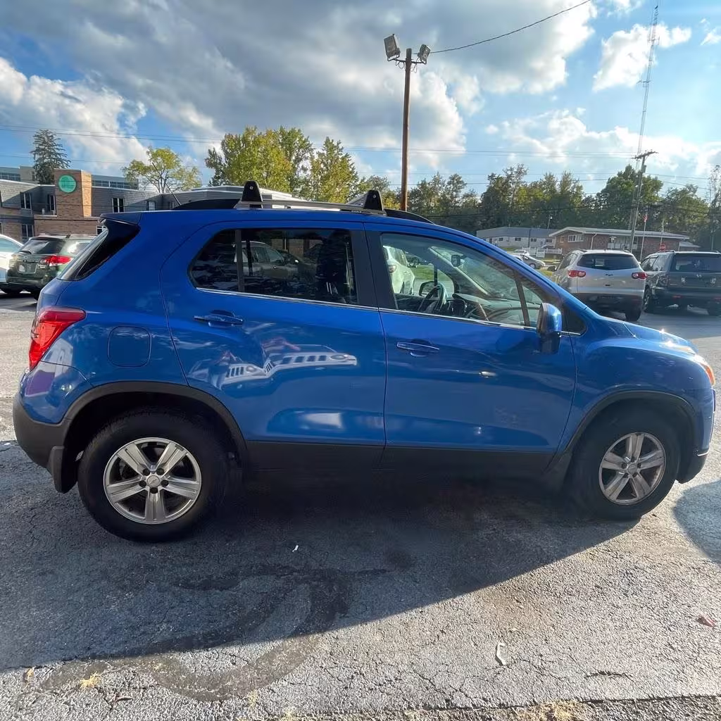 2015 Chevrolet Trax - KL7CJRSB5FB064395 - Image #2
