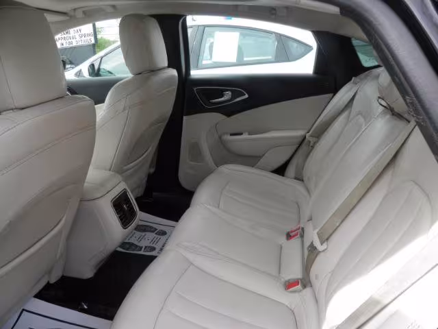 2015 Chrysler 200 - 1C3CCCCB1FN509453 - Image #3