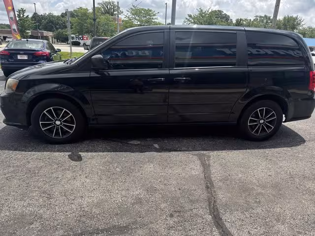 2015 Dodge Grand Caravan - 2C4RDGBG1FR517840 - Image #5