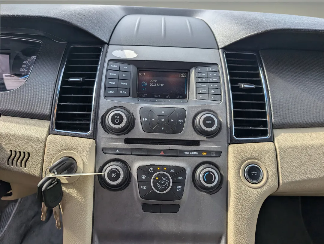 2015 Ford Taurus - 1FAHP2D82FG200474 - Image #15