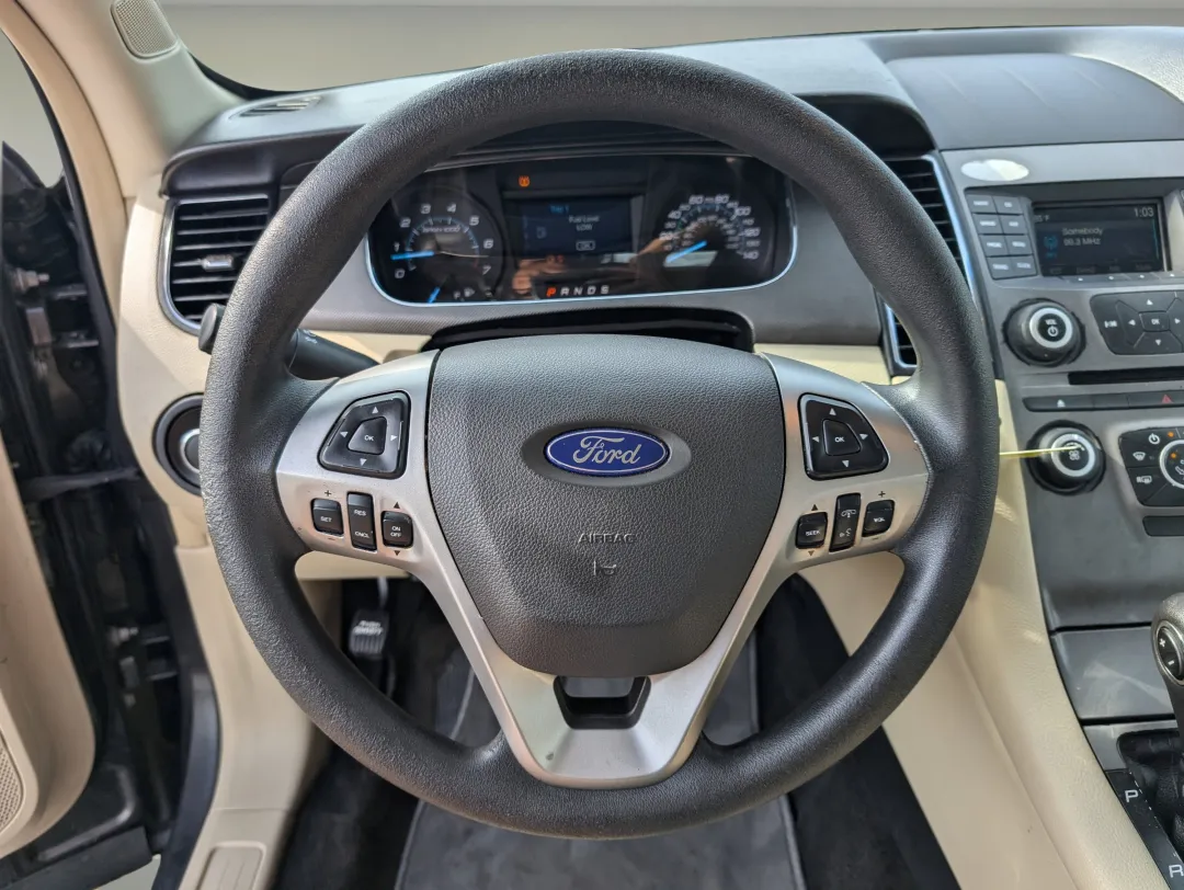 2015 Ford Taurus - 1FAHP2D82FG200474 - Image #16