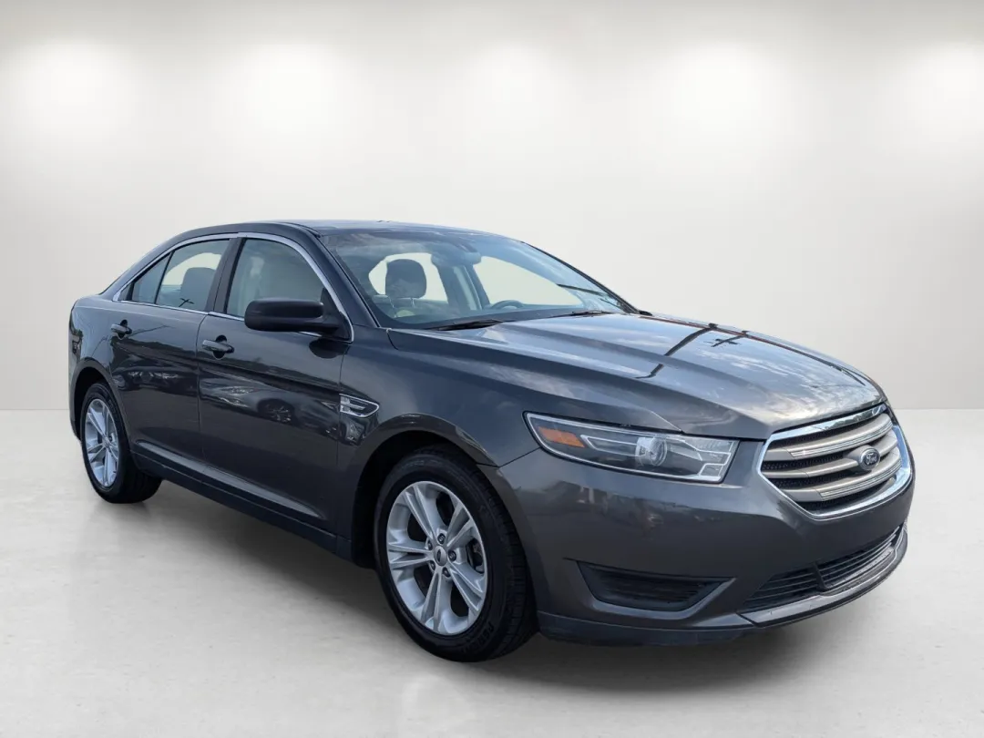 2015 Ford Taurus - 1FAHP2D82FG200474 - Image #3