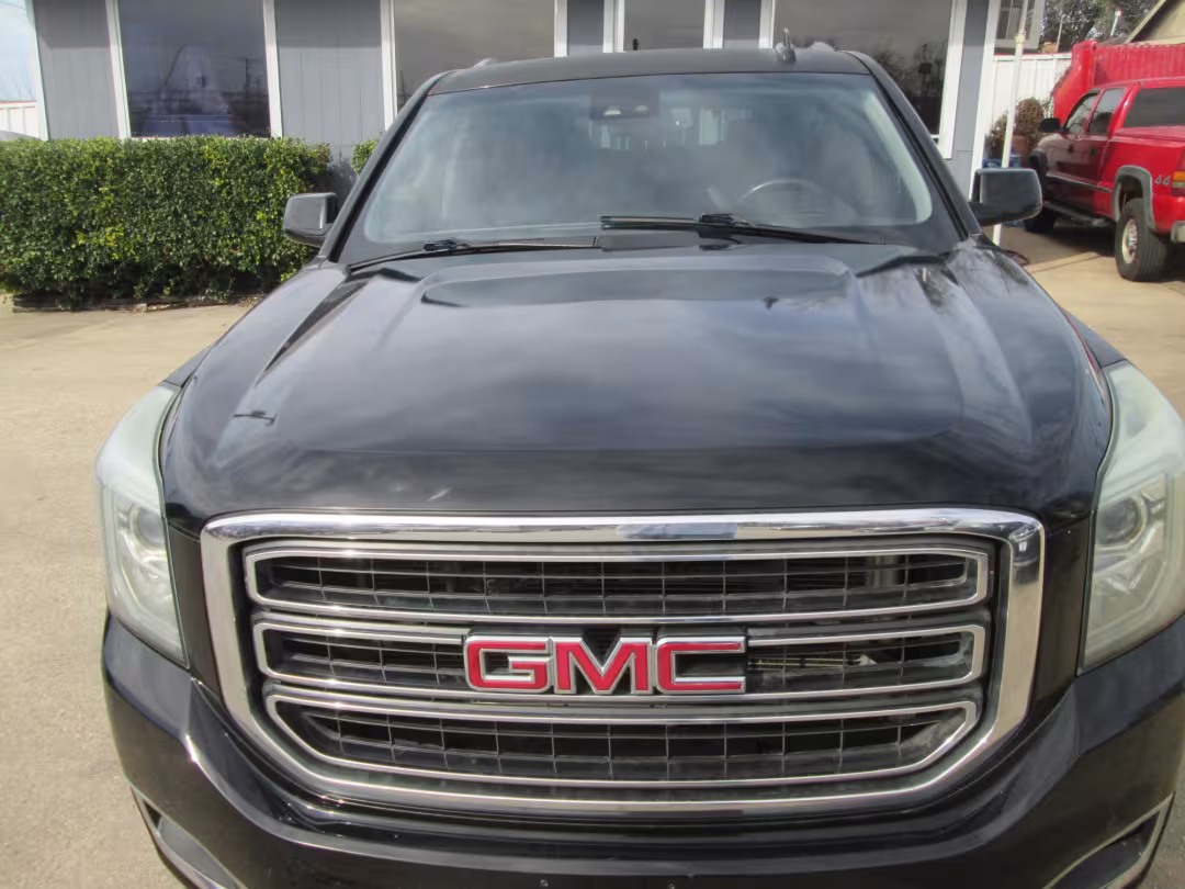 2015 GMC Yukon - 1GKS2BKC0FR517247 - Image #1