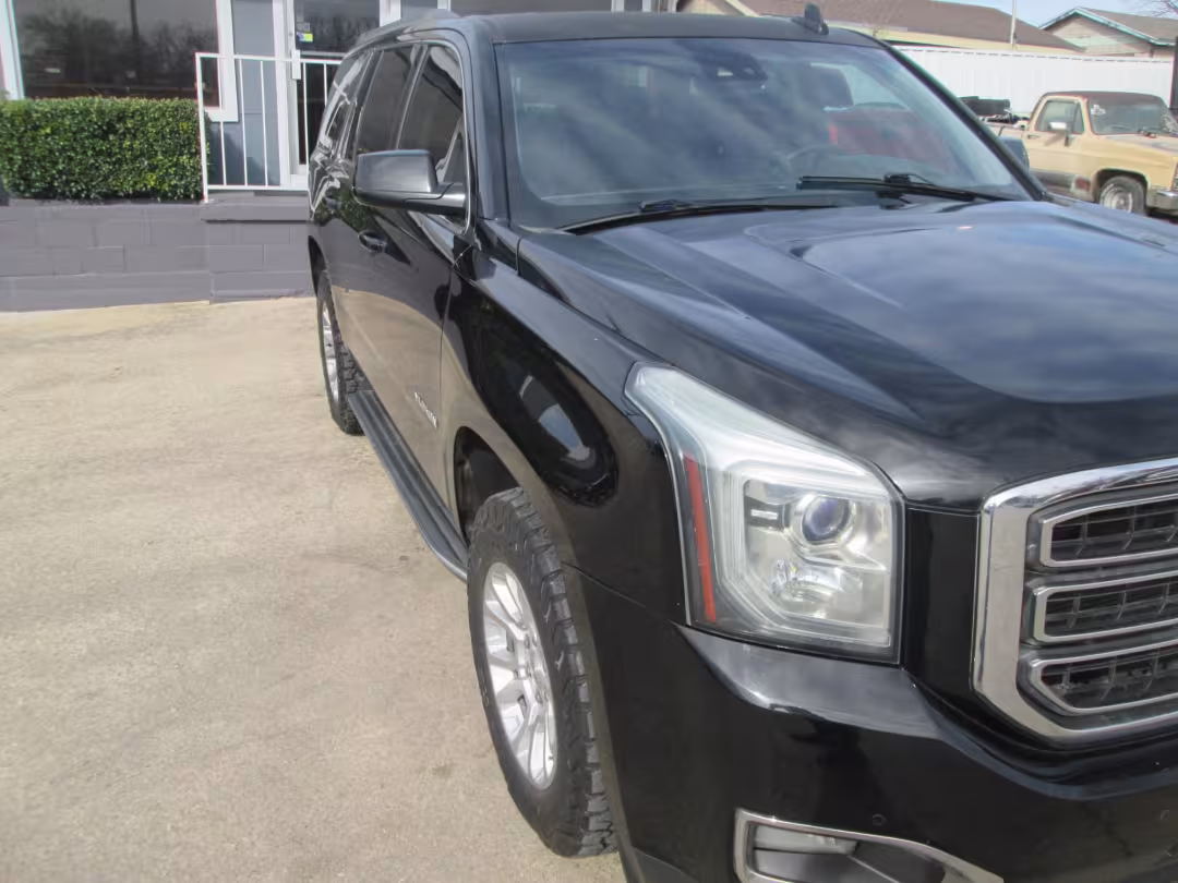 2015 GMC Yukon - 1GKS2BKC0FR517247 - Image #2