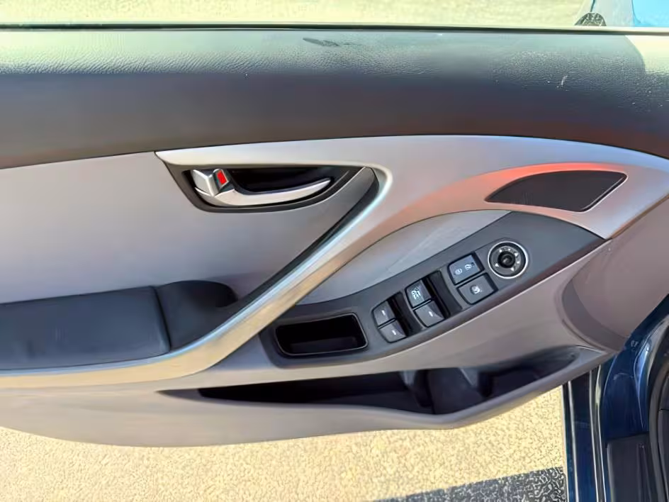2015 Hyundai Elantra - KMHDH4AE1FU450247 - Image #30