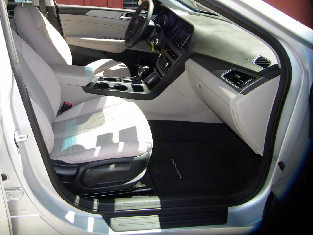 2015 Hyundai Sonata - 5NPE24AF9FH159458 - Image #11
