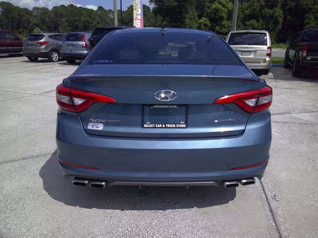 2015 Hyundai Sonata - 5NPE34AB7FH088464 - Image #3