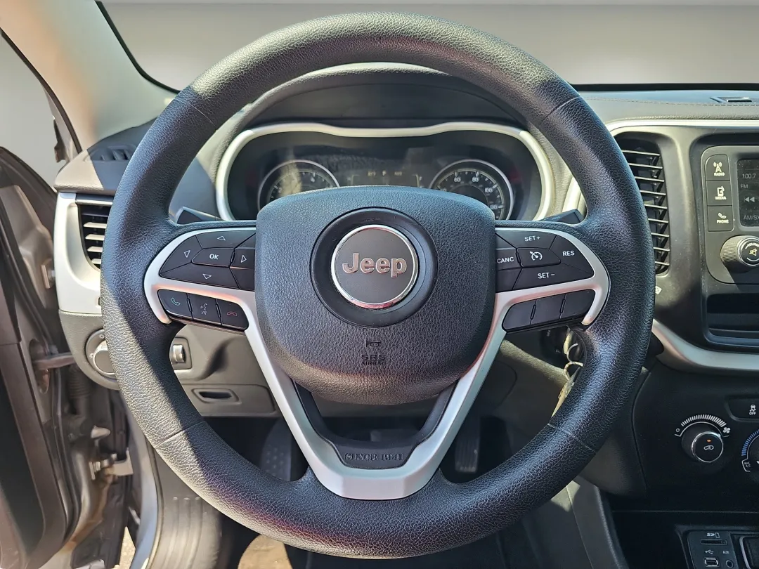 2015 Jeep Cherokee - 1C4PJLAB3FW584753 - Image #12