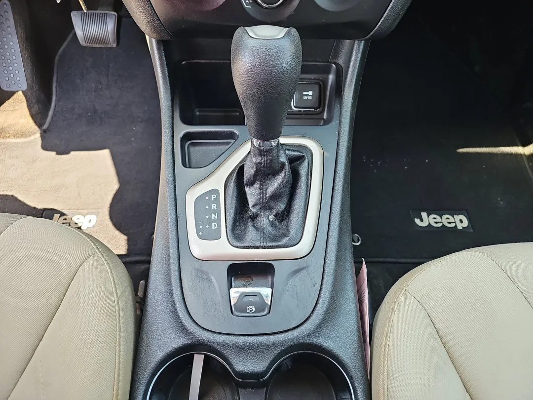 2015 Jeep Cherokee - 1C4PJLAB3FW584753 - Image #14