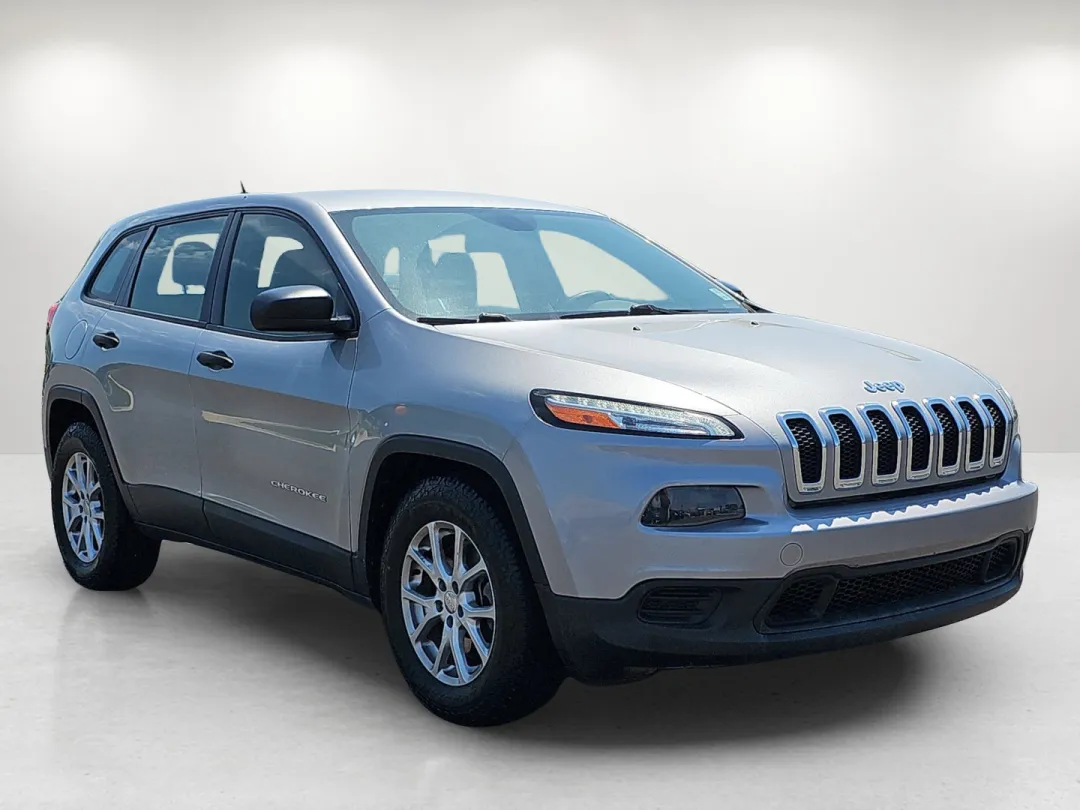 2015 Jeep Cherokee - 1C4PJLAB3FW584753 - Image #4