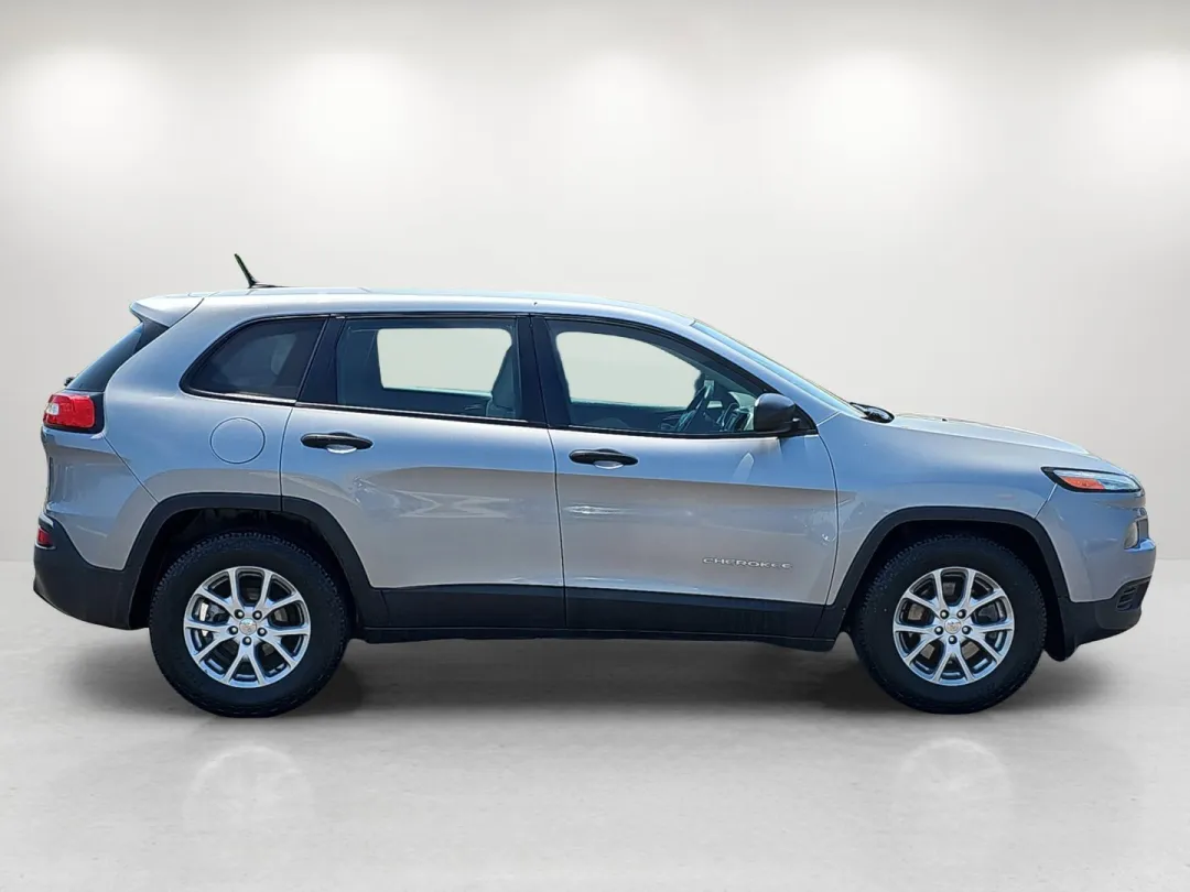 2015 Jeep Cherokee - 1C4PJLAB3FW584753 - Image #5