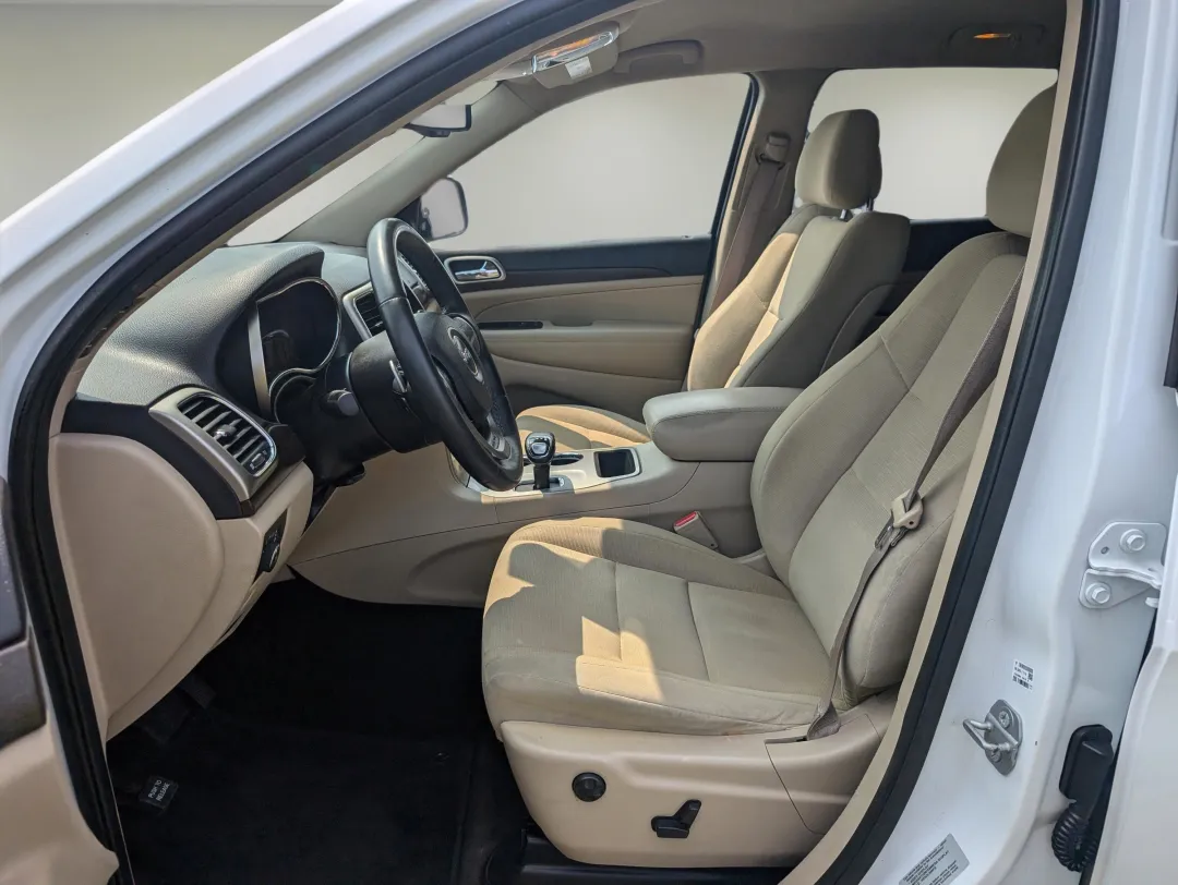 2015 Jeep Grand Cherokee - 1C4RJEAG2FC739858 - Image #10