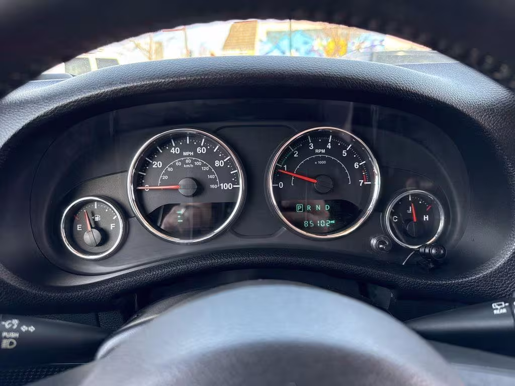 2015 Jeep Wrangler - 1C4BJWDGXFL545016 - Image #17