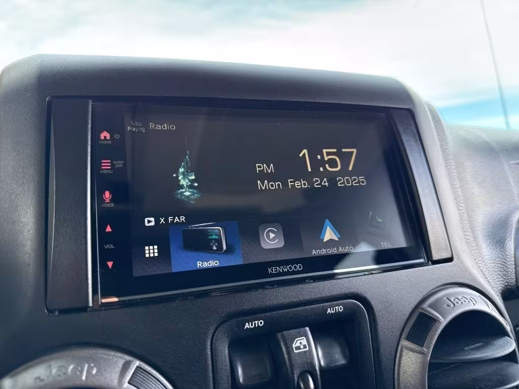 2015 Jeep Wrangler - 1C4BJWDGXFL545016 - Image #20