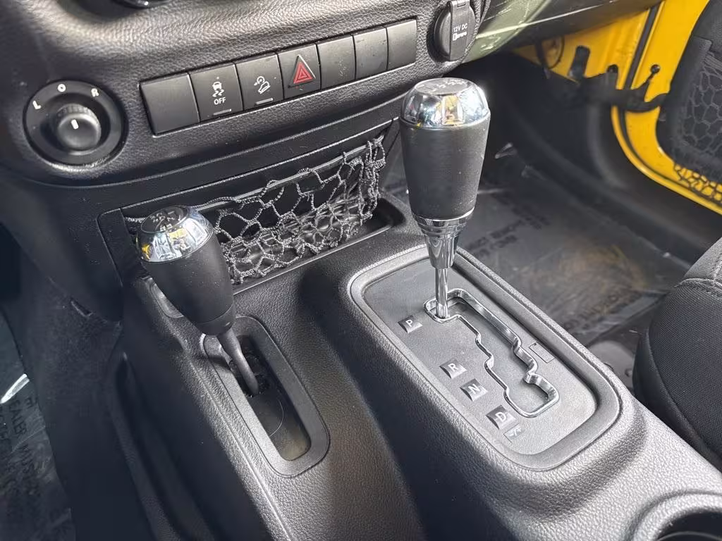 2015 Jeep Wrangler - 1C4BJWDGXFL545016 - Image #22