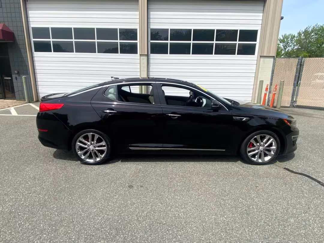 2015 Kia Optima - 5XXGR4A67FG363112 - Image #1