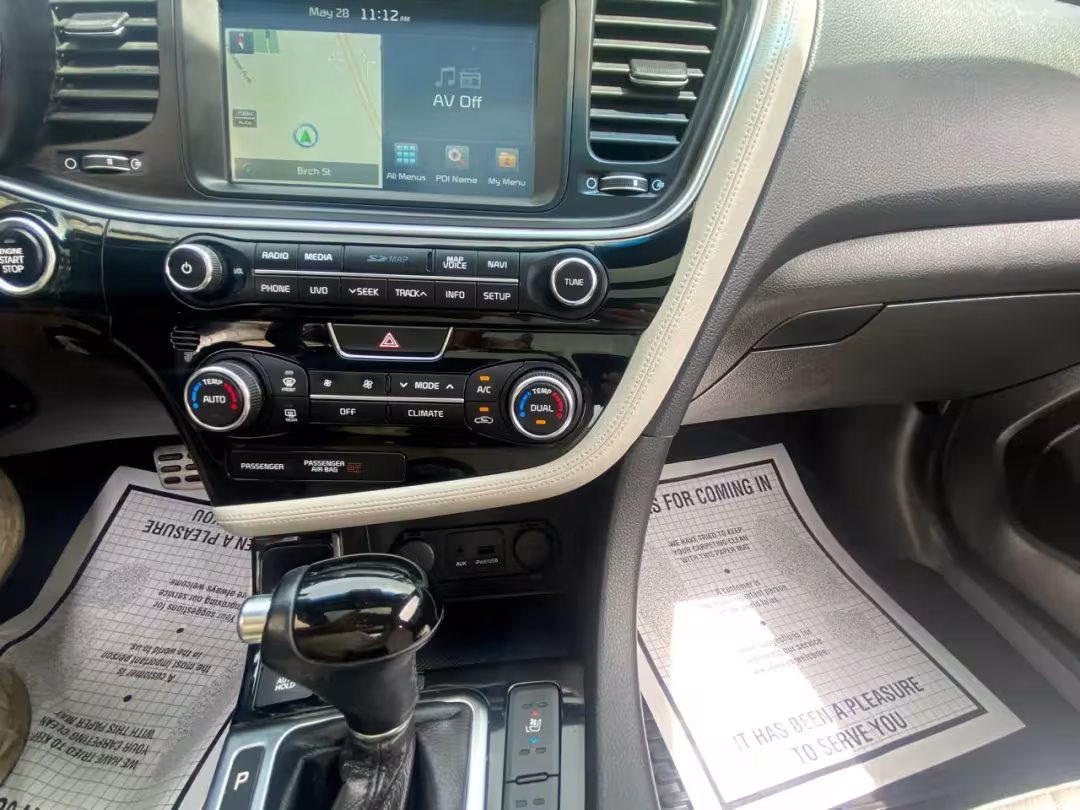 2015 Kia Optima - 5XXGR4A67FG363112 - Image #11