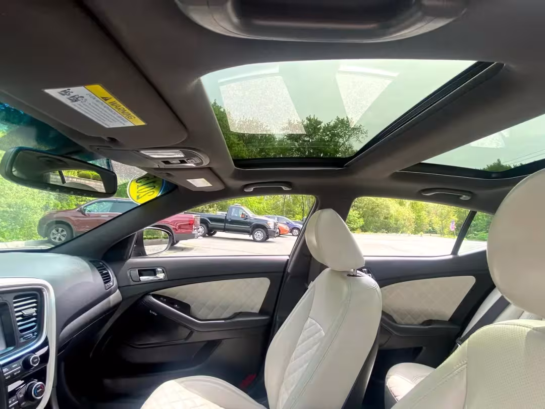 2015 Kia Optima - 5XXGR4A67FG363112 - Image #14