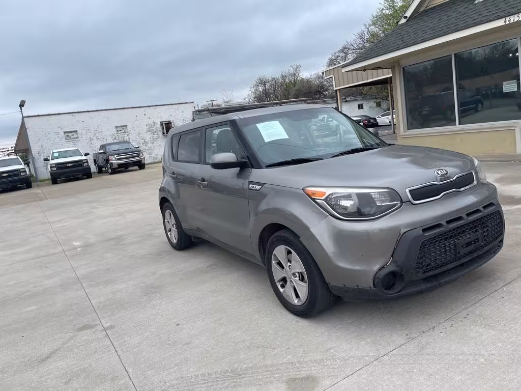 2015 Kia Soul - KNDJN2A29F7137973 - Image #2