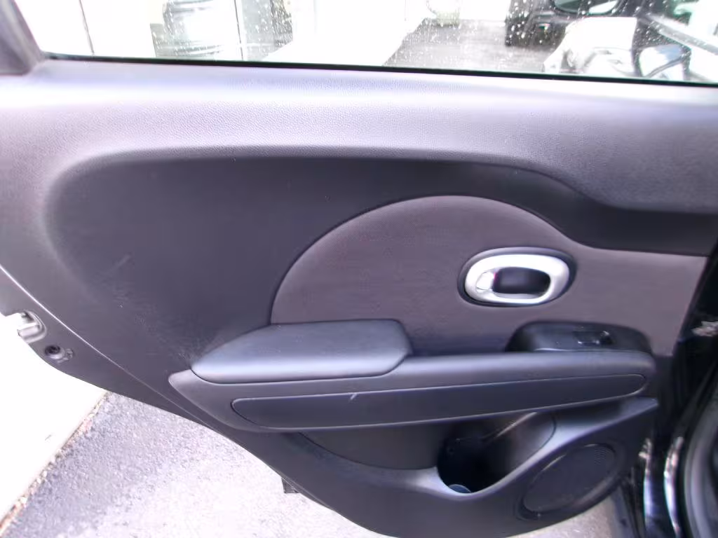 2015 Kia Soul - KNDJP3A53F7787943 - Image #10