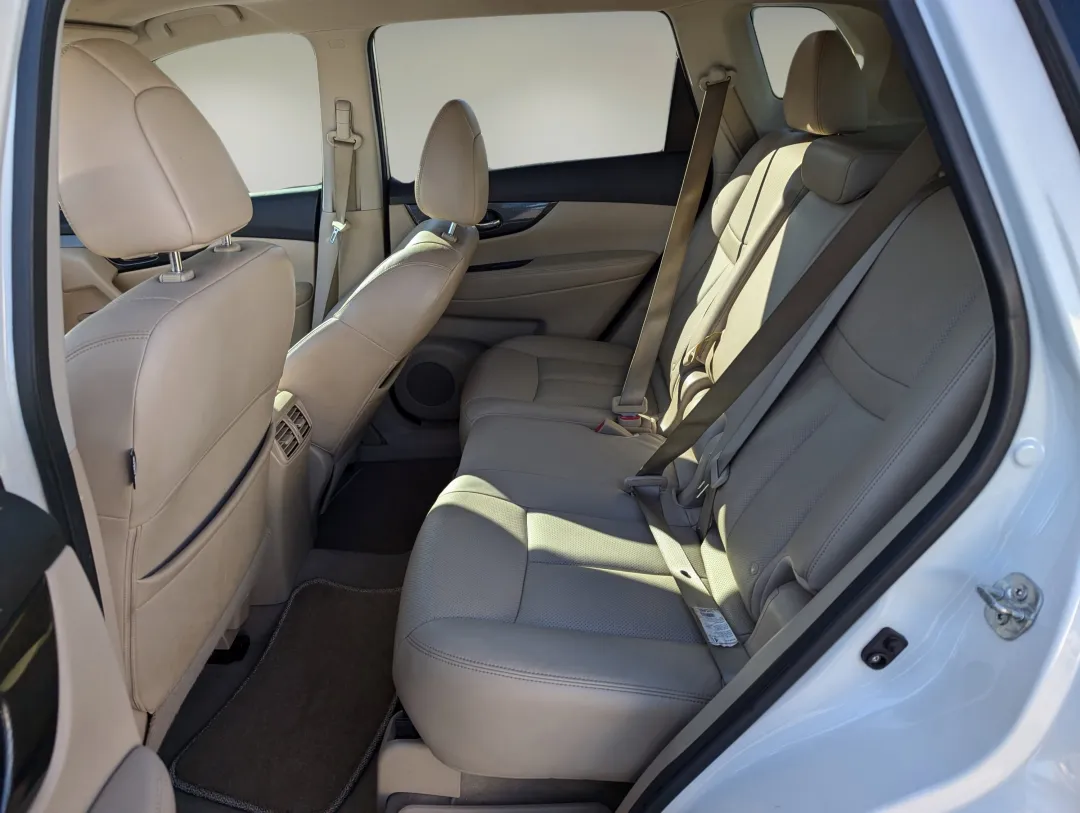 2015 Nissan Rogue - 5N1AT2MT5FC756325 - Image #11