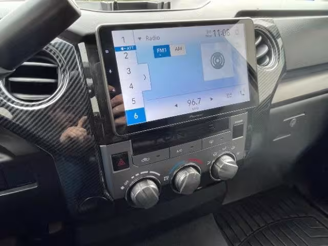 2015 Toyota Tundra - 5TFEM5F17FX092778 - Image #16