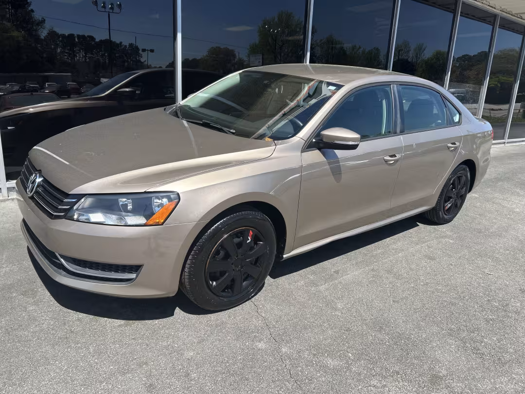 2015 Volkswagen Passat - 1VWAT7A3XFC045934 - Image #16