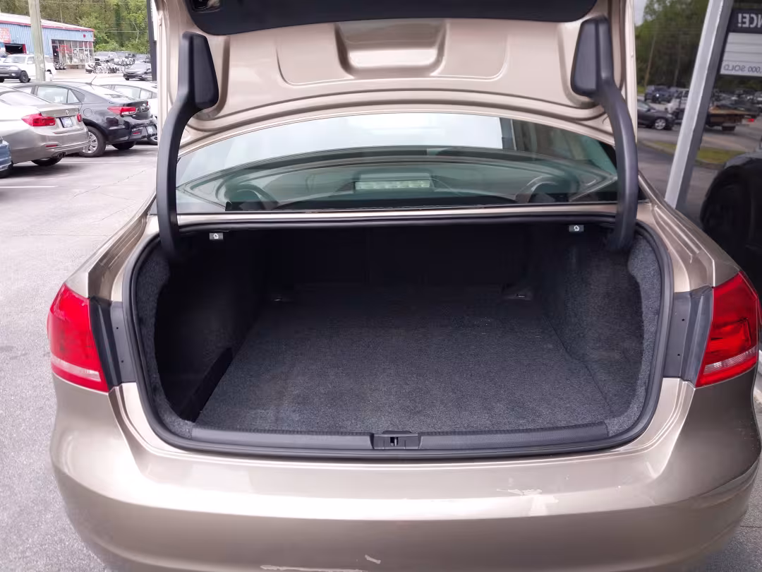 2015 Volkswagen Passat - 1VWAT7A3XFC045934 - Image #7