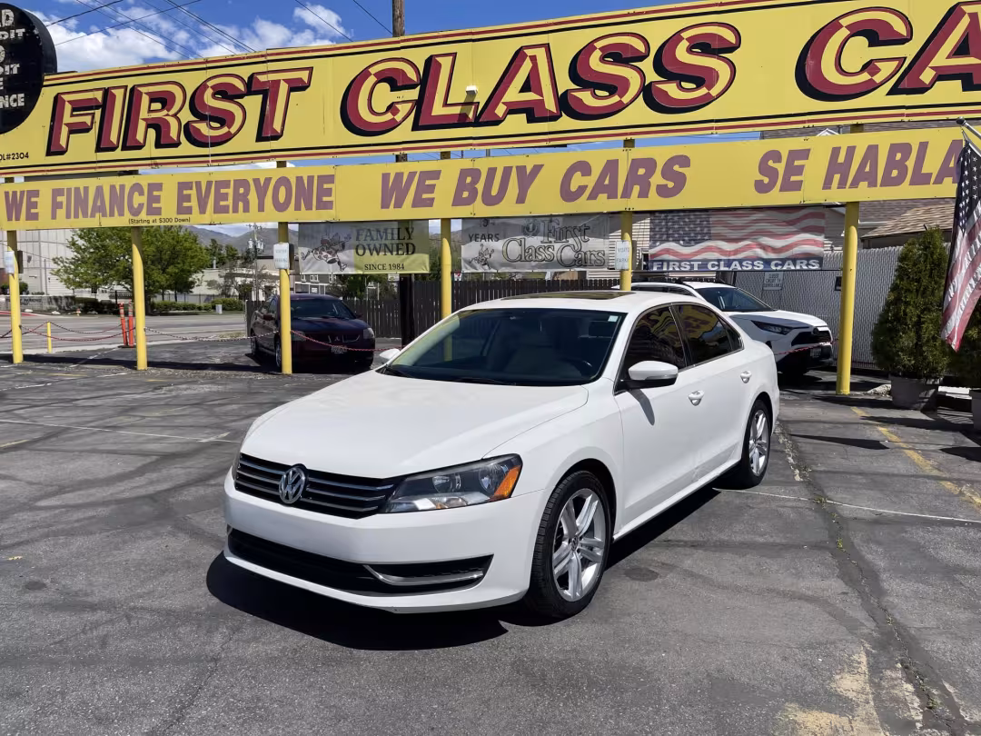 2015 Volkswagen Passat - 1VWBV7A31FC054326 - Image #1